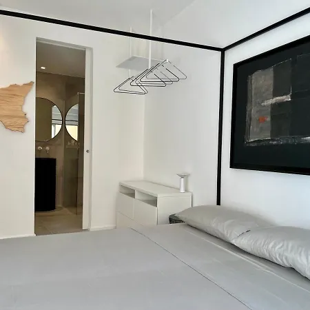 Don Diego Luxury בית הארחה