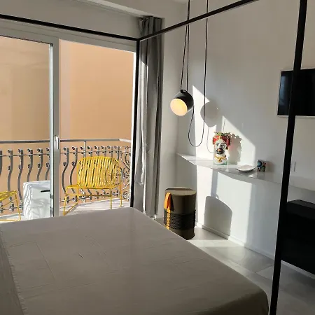 Don Diego Luxury בית הארחה